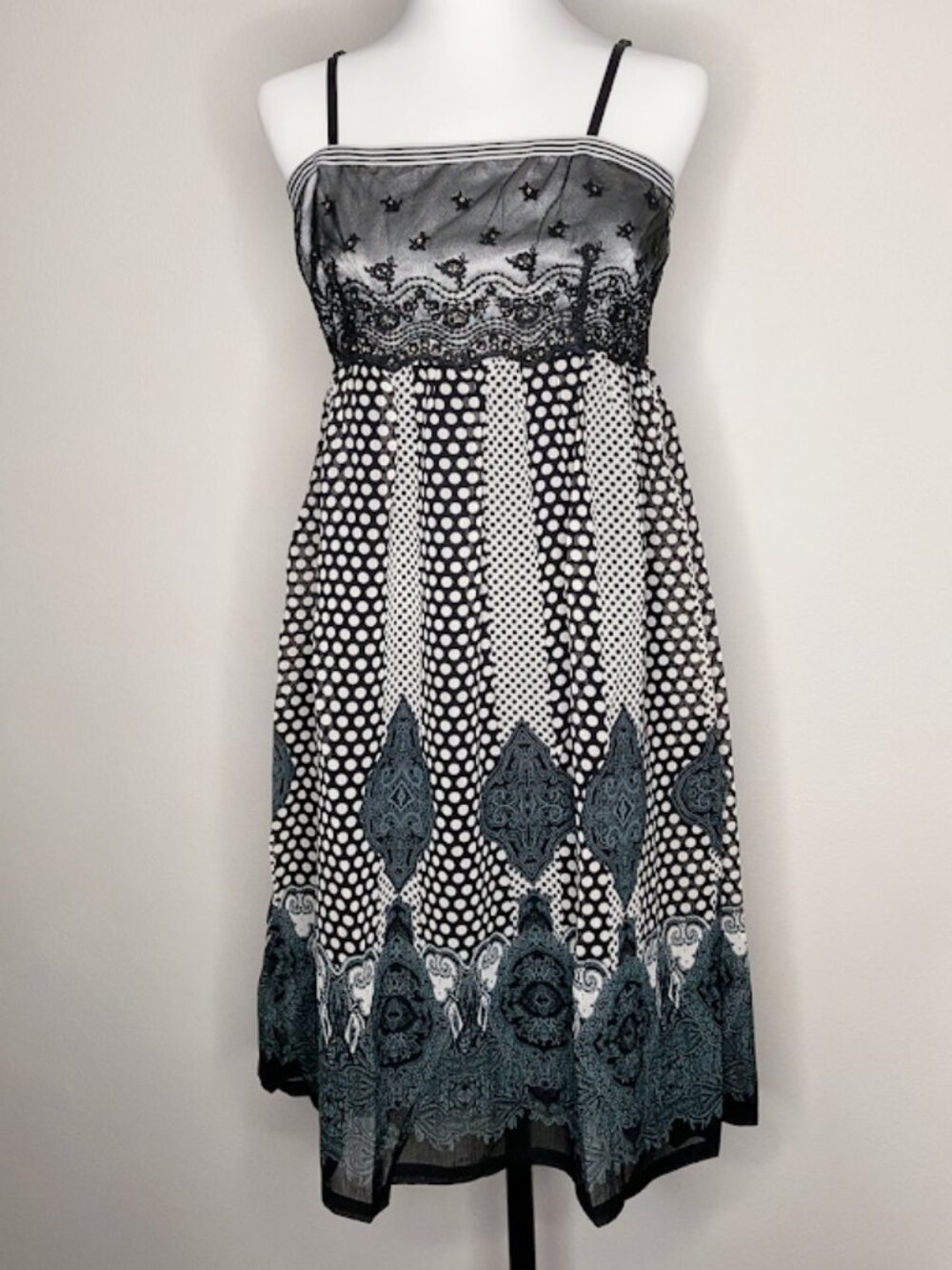 75110black and white polka dot mini dress blends Y2K retro vibes with a bohemian